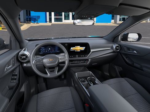 New 2026 Chevrolet Equinox LT w/ LPO, Floor Liner Package AWD/4WD image 39