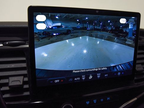 Used 2023 Ford Transit 350 XLT image 18