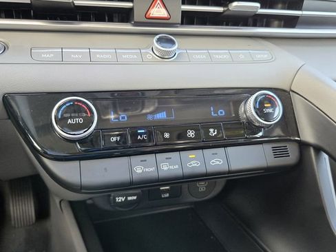 Certified 2024 Hyundai Elantra SEL image 17