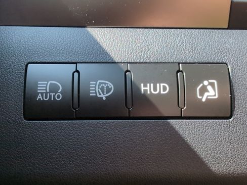 Used 2020 Lexus LX 570 4WD w/ Luxury Package image 44
