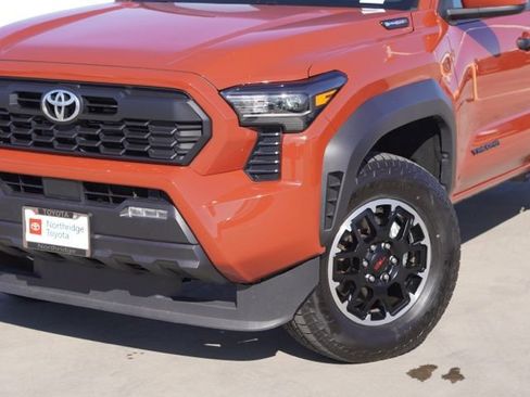 Certified 2025 Toyota Tacoma TRD Off-Road image 4