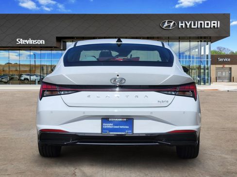 Certified 2022 Hyundai Elantra Limited image 3