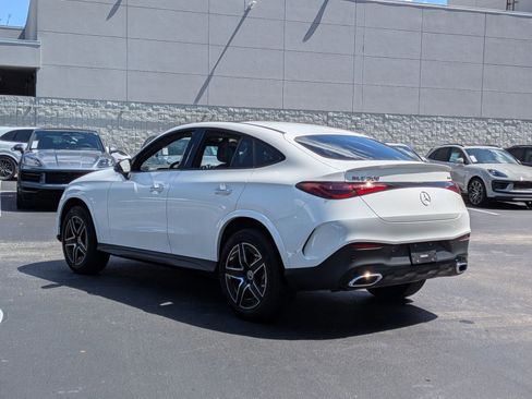 Used 2025 Mercedes-Benz GLC 300 4MATIC image 3