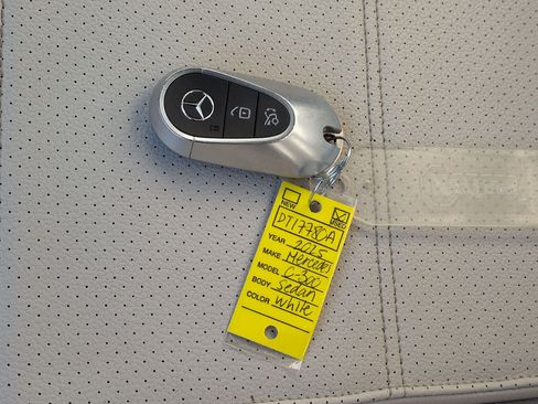 Used 2025 Mercedes-Benz C 300 Sedan image 33