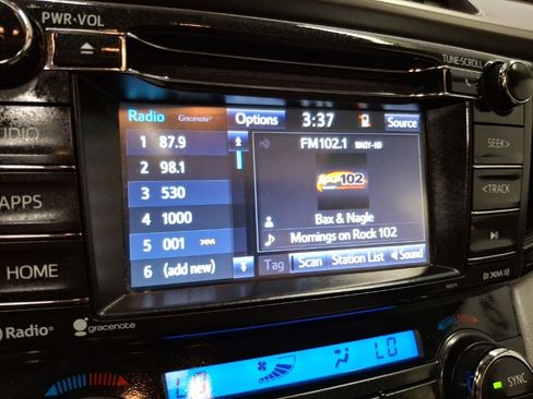 Used 2018 Toyota RAV4 XLE image 21