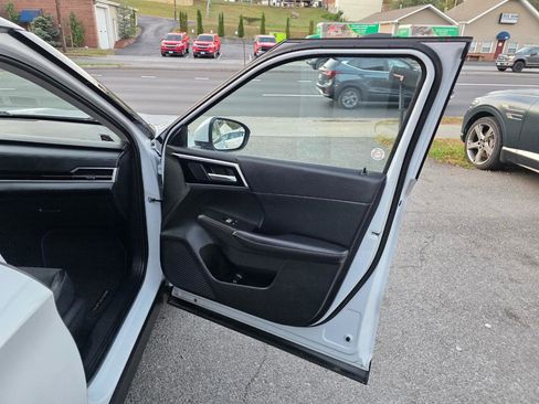 Used 2023 Mitsubishi Outlander Ralliart AWD/4WD image 19