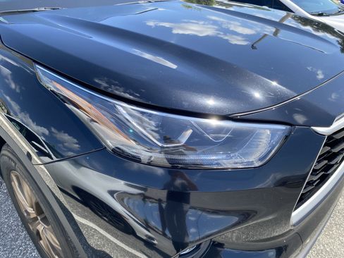 Used 2023 Toyota Highlander Bronze Edition FWD image 16