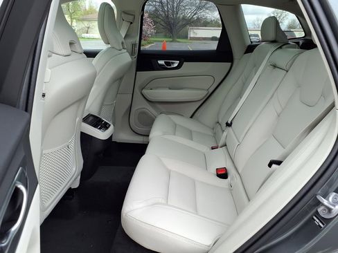 New 2026 Volvo XC60 B5 Ultra w/ Climate Package AWD/4WD image 8
