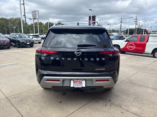 Used 2024 Nissan Pathfinder Platinum FWD image 6