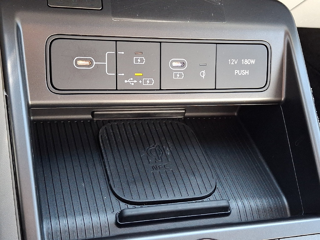 Used 2024 Hyundai Kona Limited AWD/4WD image 25