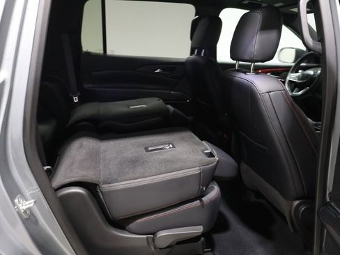 Used 2025 Chevrolet Traverse Z71 image 21