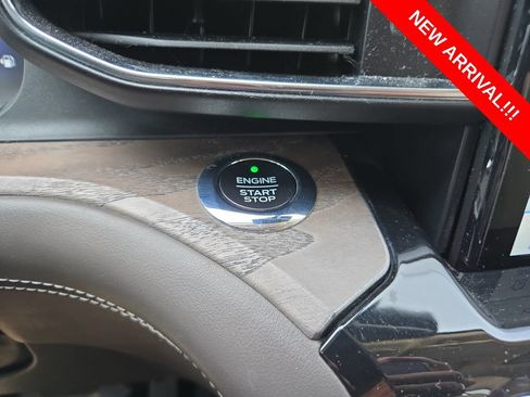 Used 2021 Ford Explorer Platinum w/ Equipment Group 601A AWD/4WD image 10