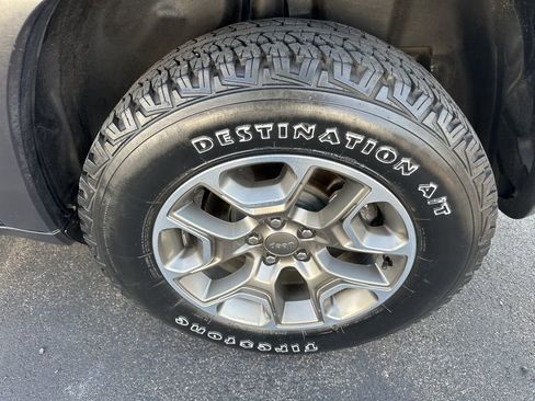 Used 2022 Jeep Cherokee Trailhawk w/ Trailer Tow Group image 37