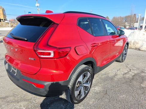 Used 2023 Volvo XC40 B5 Plus w/ Climate Package image 7