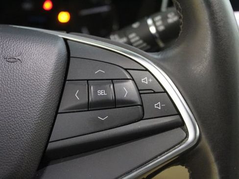 Used 2018 Cadillac XT5 AWD image 24