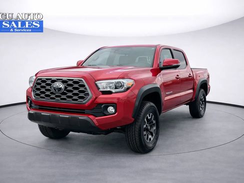 Used 2021 Toyota Tacoma TRD Off-Road w/ Technology Package image 2