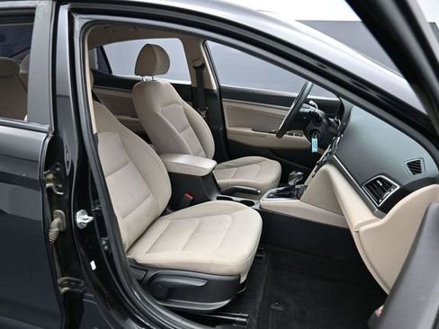 Used 2018 Hyundai Elantra SEL FWD image 25