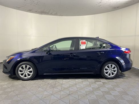 Used 2023 Toyota Corolla LE FWD image 33