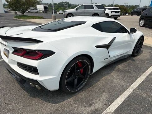 Used 2025 Chevrolet Corvette E-Ray w/ Stealth Interior Trim Package AWD/4WD image 12