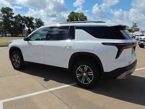 Certified 2026 Chevrolet Traverse LT FWD image 6