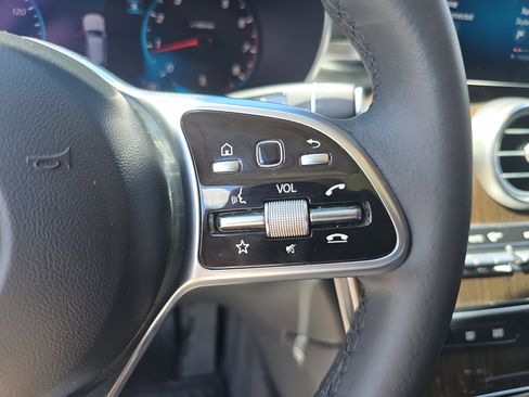 Used 2020 Mercedes-Benz GLC 300 4MATIC image 32