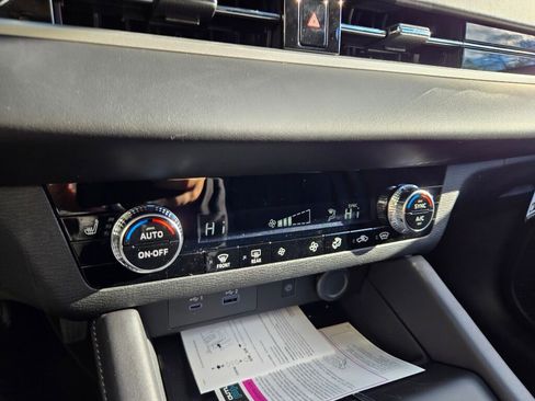 New 2025 Mitsubishi Outlander SE image 22