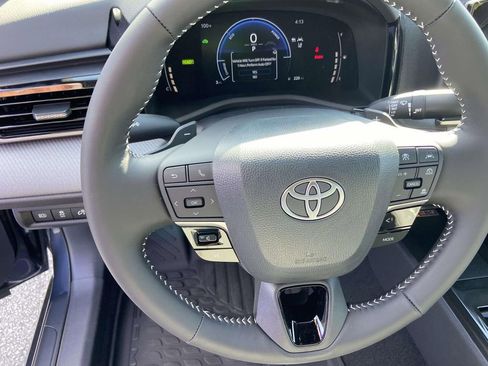 New 2026 Toyota Camry SE FWD image 21