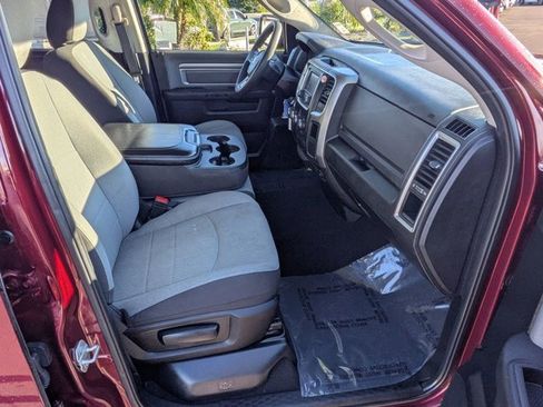 Used 2024 RAM 1500 Classic SLT image 5