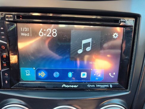 Used 2015 Nissan 370Z Roadster RWD image 25
