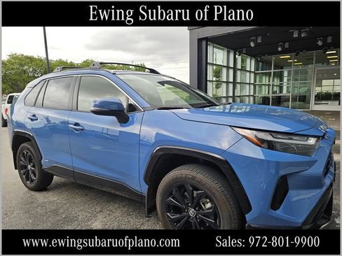 Used 2024 Toyota RAV4 SE image 1