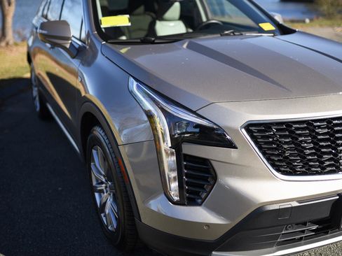 Used 2022 Cadillac XT4 Premium Luxury w/ Enhanced Visibility Package image 6