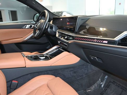 Used 2025 BMW X6 M60i AWD/4WD image 32