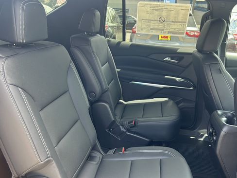 New 2026 Chevrolet Traverse LT w/ Midnight/Sport Edition AWD/4WD image 15