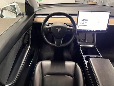 Used 2021 Tesla Model Y Long Range image 17