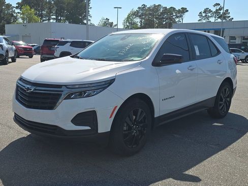 Used 2024 Chevrolet Equinox LS w/ Sport Edition image 7