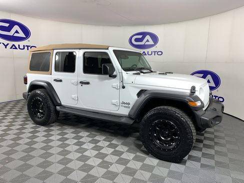 Used 2018 Jeep Wrangler Unlimited Sport S AWD/4WD image 1