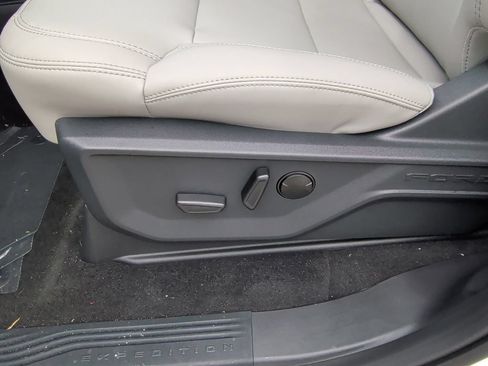 New 2027 Ford Expedition Active RWD image 13