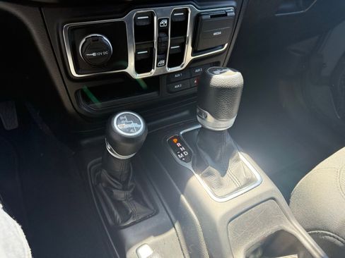 Used 2021 Jeep Wrangler Unlimited Sport AWD/4WD image 21