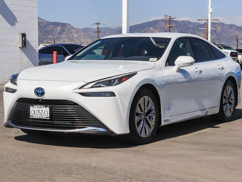 Used 2022 Toyota Mirai w/ Advanced Technology Package RWD image 6