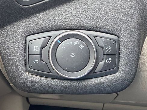 Used 2017 Ford Escape SE image 25