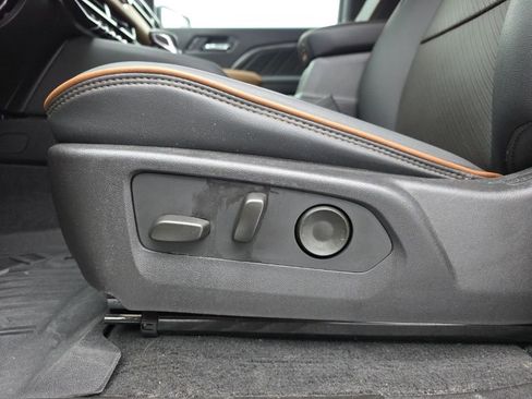 Used 2025 GMC Canyon AT4 w/ AT4 Premium Package AWD/4WD image 23