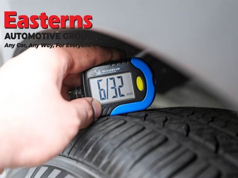 Used 2023 Kia Niro EX image 25