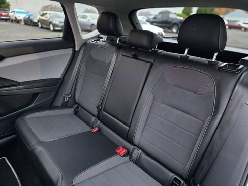 Used 2023 Volkswagen Taos SE w/ Panoramic Sunroof Package image 29