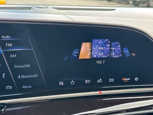 Certified 2022 Cadillac Escalade ESV Sport Platinum AWD/4WD image 24