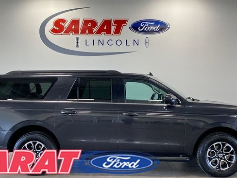 Used 2023 Ford Expedition Max XLT image 1