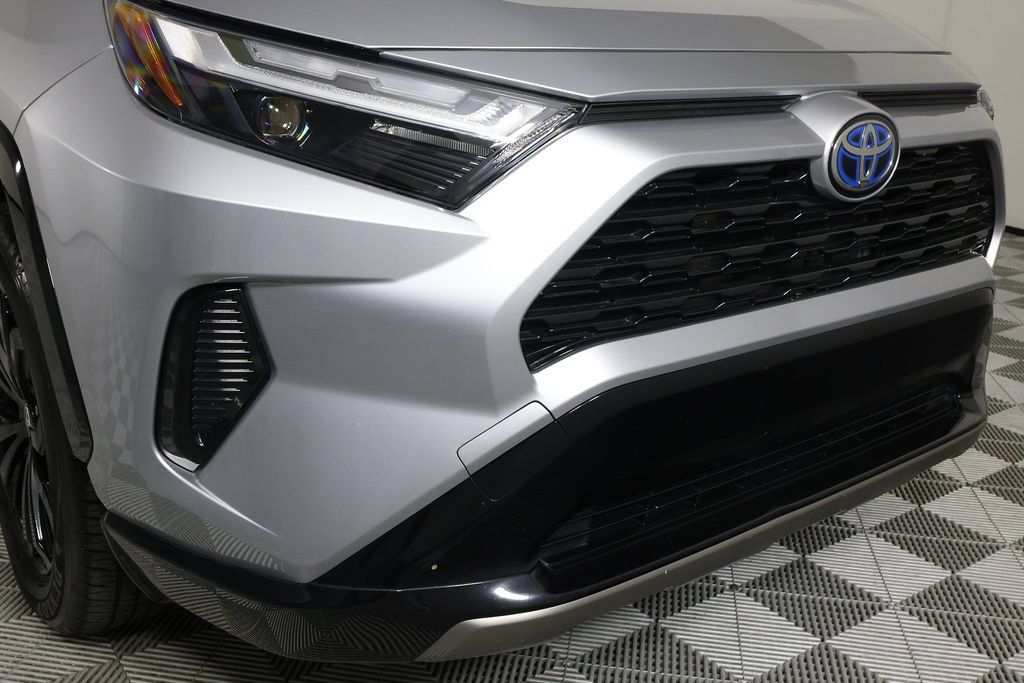 Used 2022 Toyota RAV4 SE AWD/4WD image 32