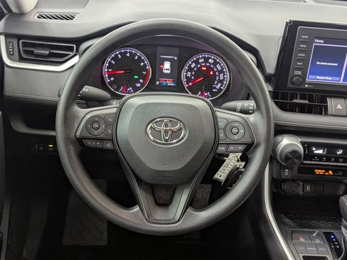 Used 2022 Toyota RAV4 LE image 16