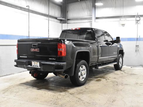 Used 2015 GMC Sierra 3500 Denali w/ Duramax Plus Package image 25