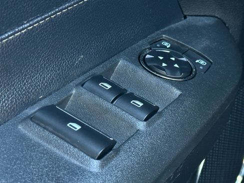 Used 2018 Ford Mustang Premium RWD image 23
