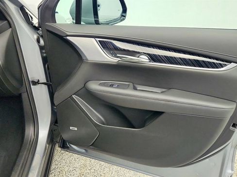 Used 2025 Cadillac XT6 Premium Luxury image 27